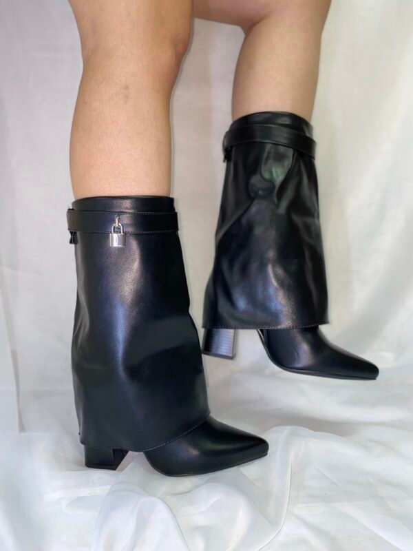 Botas vaqueras con candado