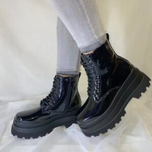 Botines charol negras