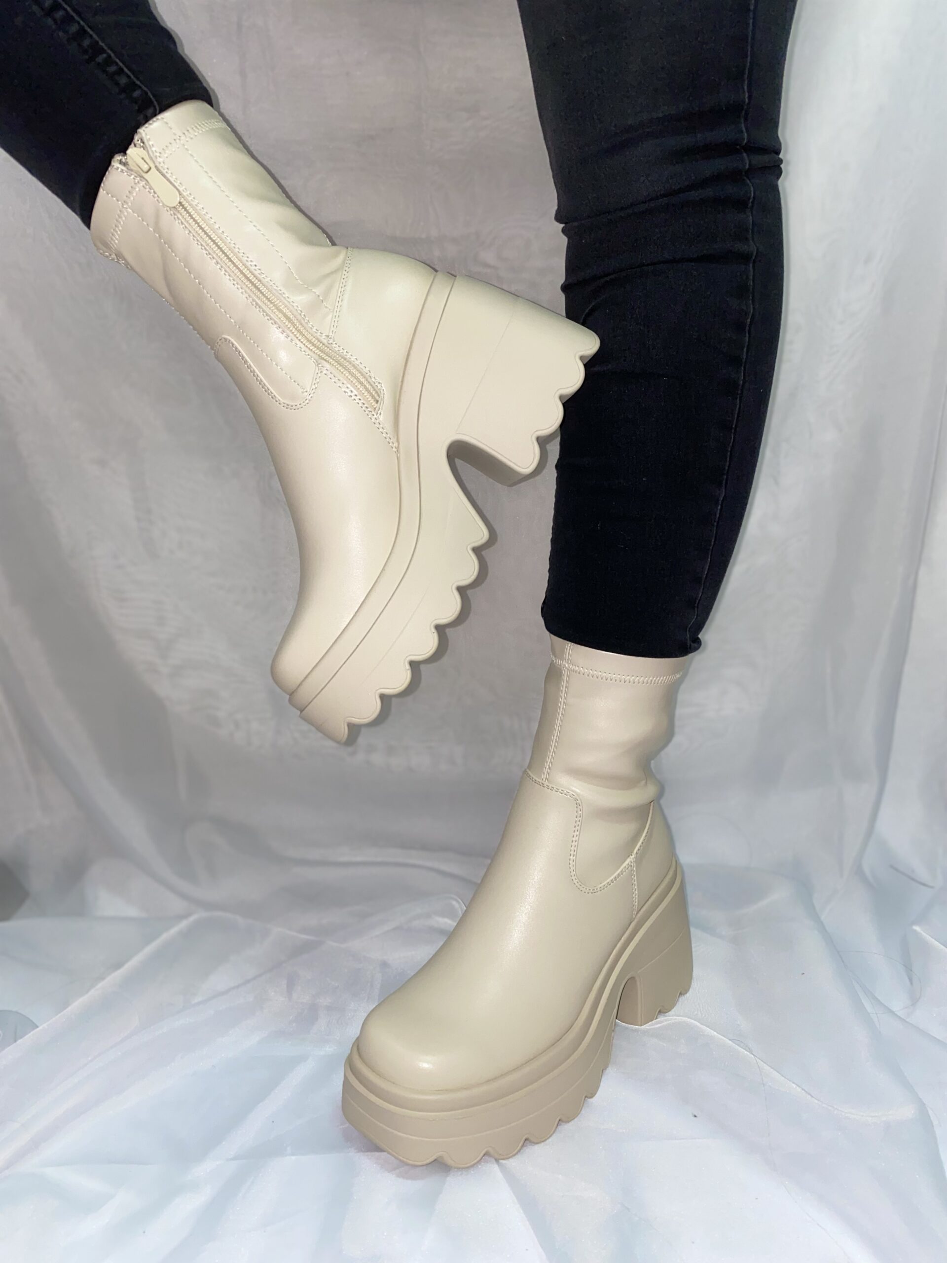 Botines latex beige - Imagen 2
