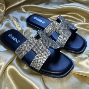 Sandalias planas “Amelia” negras con brillo 238-1