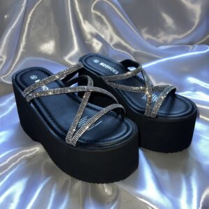 Sandalias plataforma “Isabella” negras con brillo L63-1